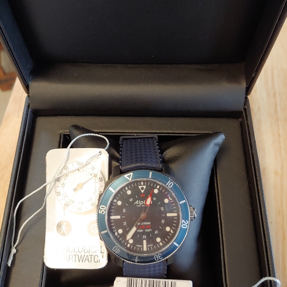 Alpina Seastrong horological smart watch - Picture 3 of 9